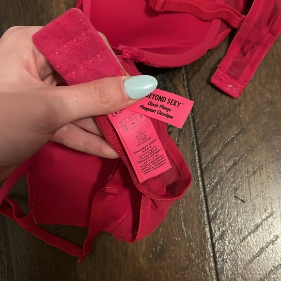 LA SENZA Beyond Sexy - Classic Plunge 34B - Picture 3 of 3